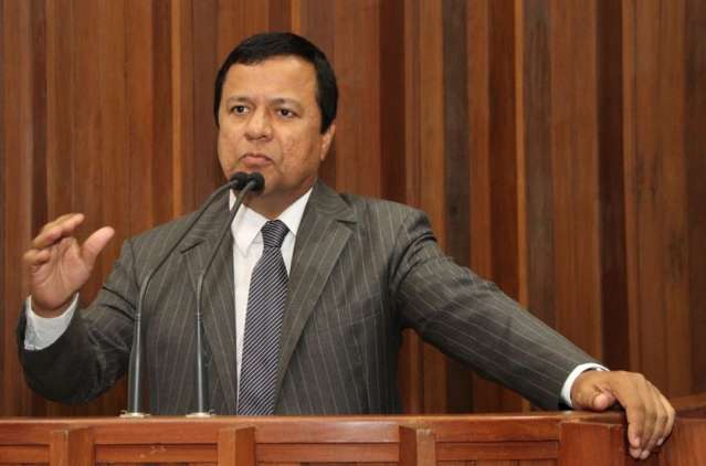 Petista pede troca de palavra e adia vota&ccedil;&atilde;o da reforma administrativa