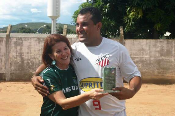  Comercial j&aacute; vende ingressos para despedida do artilheiro Tainha