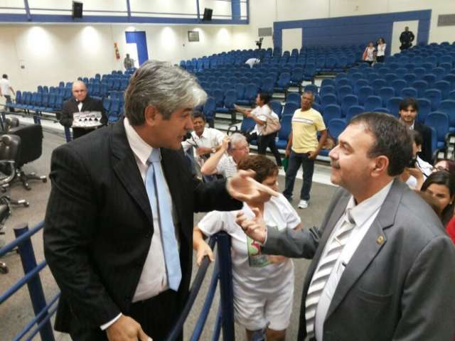C&acirc;mara derruba veto de Bernal e reduz jornada de assistentes sociais