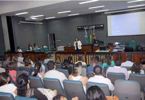 Curso de prepara&ccedil;&atilde;o para ado&ccedil;&atilde;o come&ccedil;a na quinta-feira no F&oacute;rum 
