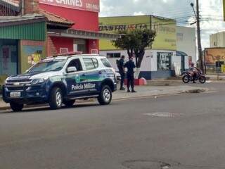 Equipe da PM que foi acionada para registrar a ocorrência (Foto: Geisy Garnes)