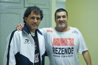 Fernando Rezende ao lado do craque Serginho, que também participará do Super Encontro de Craques, jogando pelo Rezende. (Foto: Alcides Neto)