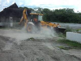 Material usado para fabricação de asfalto foi retirado pelo Dnit. (Foto: Divulgação)