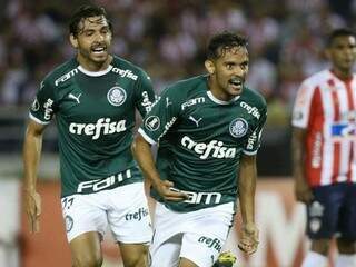 Gustavo Scarpa comemorando o seu gol na partida. (Foto: Palmeiras/FC)  
