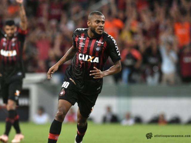 Atl&eacute;tico-PR sai na frente vence o Caracas por 2 a 1 na Arena da Baixada 