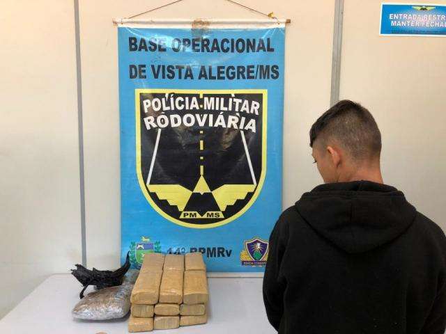 Preso com 10 kg de maconha, suspeito diz que fumaria toda droga 