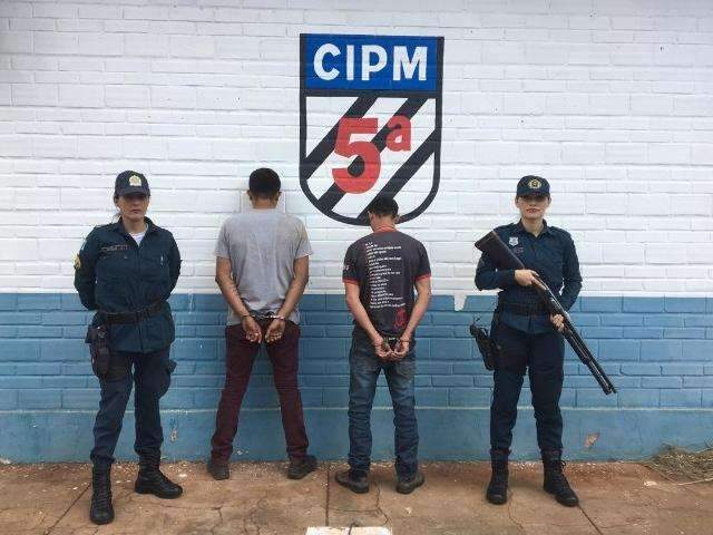 PMs s&atilde;o treinados para impedirem que agressor se aproxime da mulher