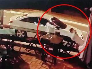 Imagem de câmeras de vídeo mostram momento do assassinato de Marcelo Colombo, o Playboy, atribuído à quadrilha. (Foto: Reprodução vídeo)