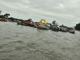 Procissão contou com 30 embarcações, sendo realizadas atividades de conscientização ambiental (Foto: Divulgação)