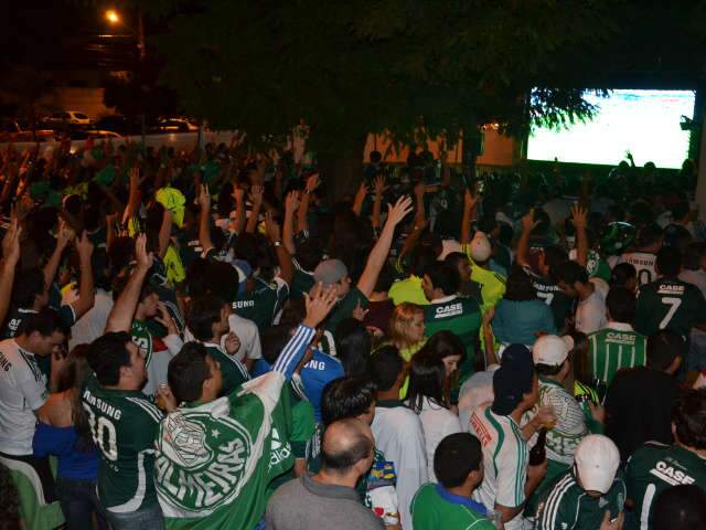  Torcedores brigam em supermercado de Campo Grande