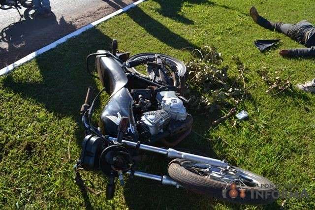 Motociclista tem perna decepada ao atingir caminhonete estacionada