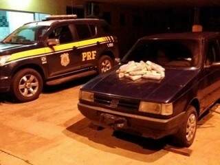 Carga de 12,8 quilos de cocaína apreendidos na lataria de Uno, pela PRF, na sexta-feira (15) (Foto: Divulgação/PRF)