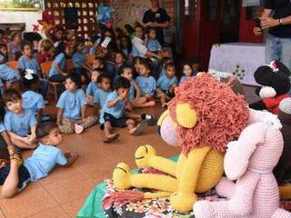 Brinquedos entregues em escola de Campo Grande. (Foto: Assessoria Prefeitura)