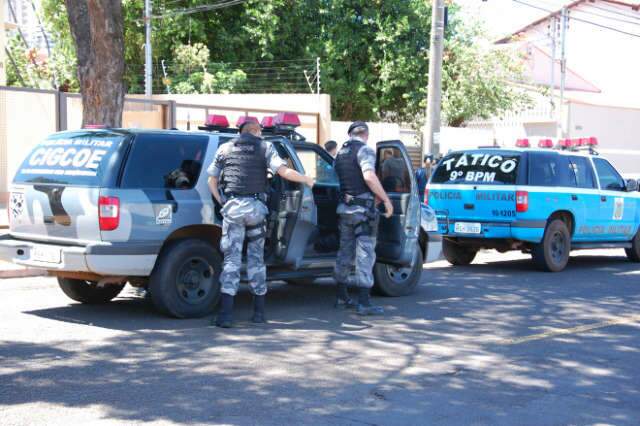  Usu&aacute;rio de drogas amea&ccedil;a explodir casa e mobiliza pol&iacute;cia e bombeiros