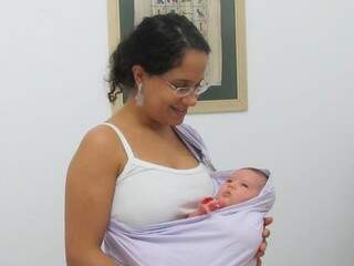 Depois de acolher diversas mães durante o parto, foi a vez de Fernanda dar à luz a Clarissa (Foto: Arquivo Pessoal)