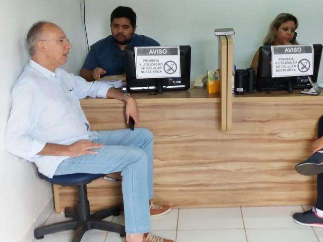 Prefeito registra queixa no Procon contra operadoras de telefonia