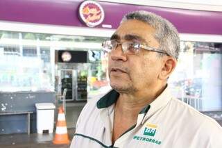 Segundo gerente de posto de combustível, menos de 10% dos clientes optam por etanol (Foto: Marcos Ermínio)