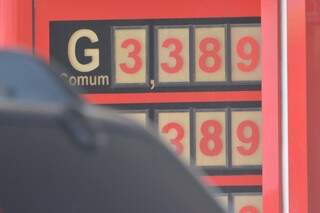 Preço da gasolina chegou a custar R$ 3,38 este mês. (Foto: Vanessa Tamires)