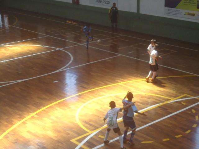 Com a classifica&ccedil;&atilde;o para as semifinais em jogo, seis jogos acontecem amanh&atilde;