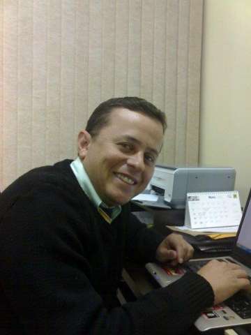 Advogado de 32 anos &eacute; morto com oito tiros em assalto na madrugada