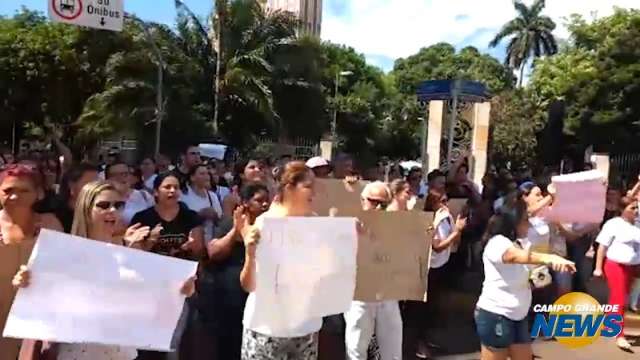 Protesto complica tr&acirc;nsito no centro da Capital
