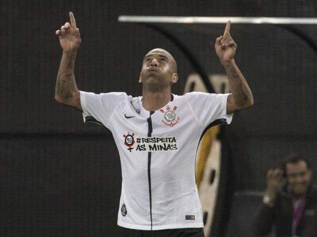 Com gola&ccedil;o de Sheik Corinthians garante vaga nas quartas de final 