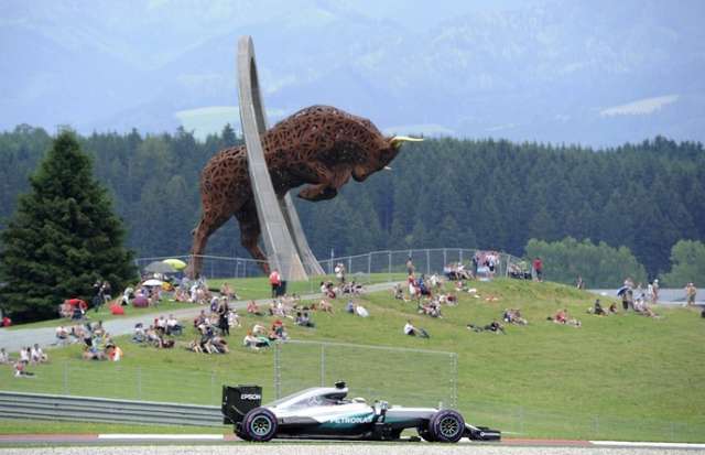 Com chuva e final emocionante, Hamilton garante a pole na &Aacute;ustria