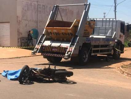 Motociclista morre ao ser atingido por caminhão, a 4ª vítima da semana