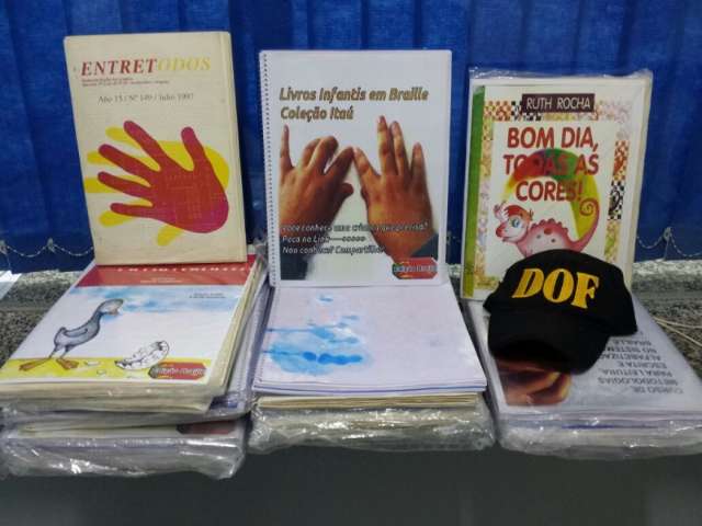 Coca&iacute;na dilu&iacute;da em livros saiu da Bol&iacute;via e iria para a Austr&aacute;lia 