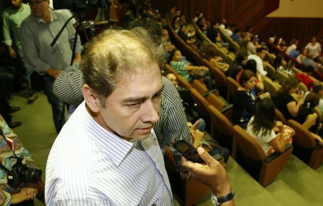 Bernal  anuncia que s&oacute; conclui o pagamento do 13&ordm;  dia 15 de janeiro