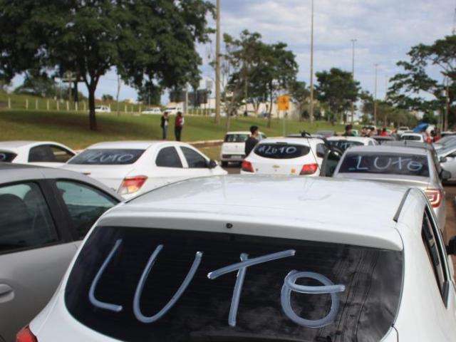 Motoristas protestam ap&oacute;s morte de colega: &ldquo;A gente n&atilde;o v&ecirc; pol&iacute;cia&quot;
