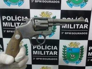 Homem &eacute; morto ao ser atingido por cinco disparos feitos por adolescente