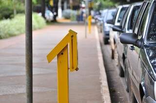 Sistema de estacionamento rotativo de Dourados é operado por empresa paranaense desde 2006 (Foto: Eliel Oliveira)
