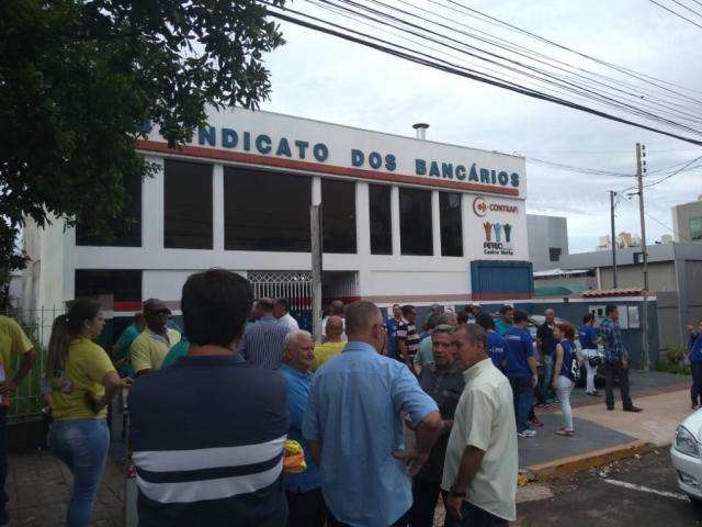 Depois de briga na Justi&ccedil;a, banc&aacute;rios escolhem nova diretoria do sindicato