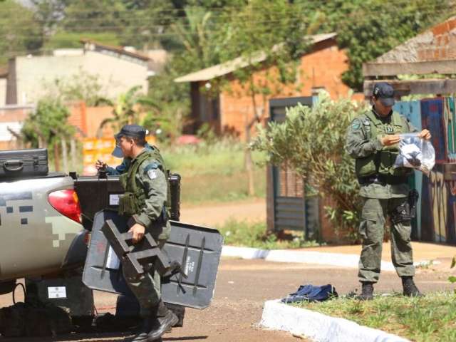 Bope acha muni&ccedil;&atilde;o de fuzil em carro usado por ladr&otilde;es de caixa eletr&ocirc;nico