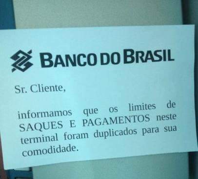 Greve compromete sal&aacute;rios e deixa caixas sem dinheiro na Capital