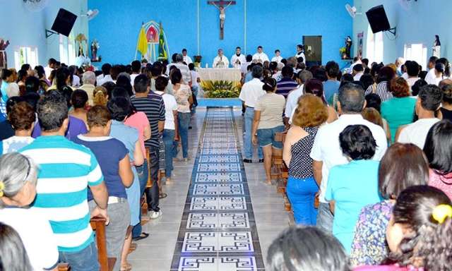Corumb&aacute; celebra o dia da Padroeira do Brasil com missas e show
