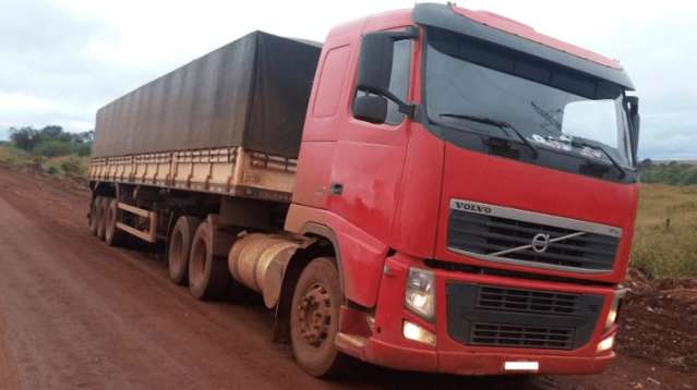 PRF e PF apreendem 850 mil ma&ccedil;os de cigarro na BR-267