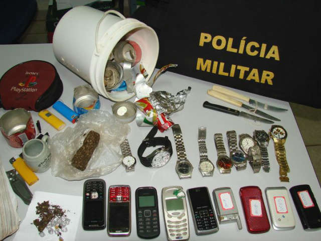  M&atilde;e e filho s&atilde;o presos em opera&ccedil;&atilde;o da PM contra o tr&aacute;fico de drogas