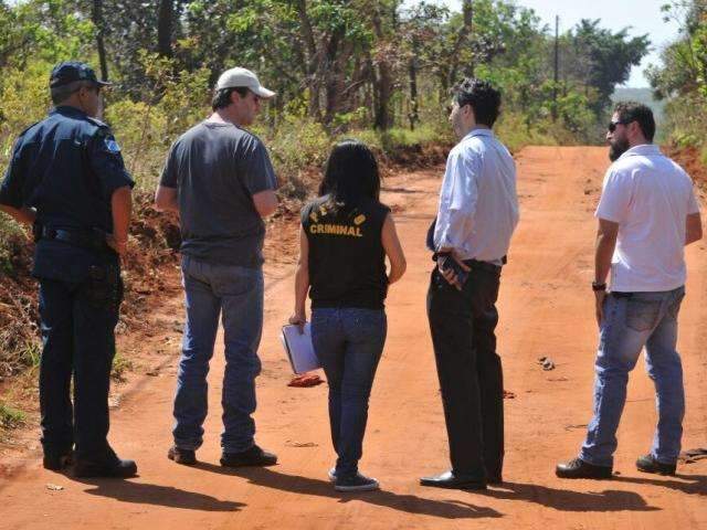Pol&iacute;cia intima pessoa citada por homem antes de morrer torturado e queimado