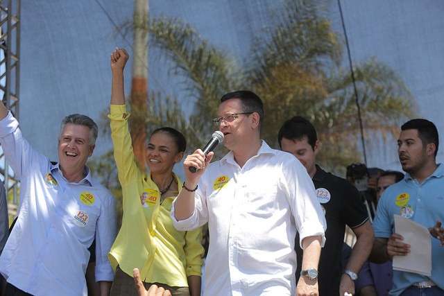 Dilma amplia vantagem sobre Marina e A&eacute;cio sobe, revela Datafolha