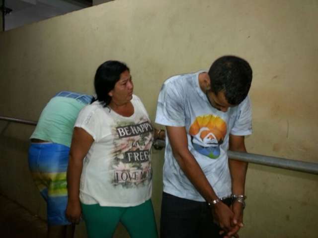 Tr&ecirc;s s&atilde;o presos levando para o Paraguai L200 roubada em Pernambuco