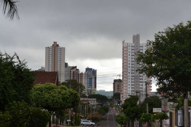Domingo nublado tem previs&atilde;o de chuva no decorrer do dia 