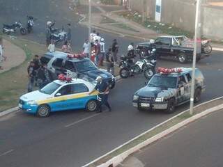 Encontro de motociclistas acaba frustrado e mobiliza polícia (Foto: Cleber Gellio)