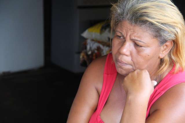 Doa&ccedil;&otilde;es e renda extra salvam P&aacute;scoa na favela, mas alguns s&oacute; sonham
