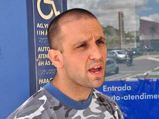 Agente penitenciário reclama do procedimento bancário de agendamento de saques. (Fernando Dias)
