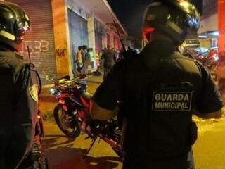 Guardas municipais durante operação no Centro de Campo Grande. (Foto: Arquivo) 