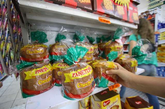 Panetones continuam nas prateleiras, mas nada de promo&ccedil;&atilde;o ainda