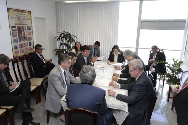 Bancada de MS assegura a Reinaldo investimentos na sa&uacute;de e infraestrutura