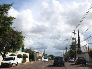 Campo Grande com céu nublado na tarde desta quarta-feira (Foto: Paulo Francis)